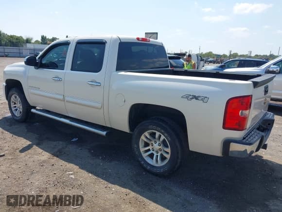 ✅ 2013 Chevrolet Silverado 1500 LTZ • VIN: 3GCPKTE75DG315975 • Lot: 43125191. Wystawiony na IAAI z przebiegiem 211 900 mil. Bezpłatny archiwum sprzedaży aukcyjnych z USA i szczegółowy raport historii pojazdu na DreamBid. Zdjęcie 3.