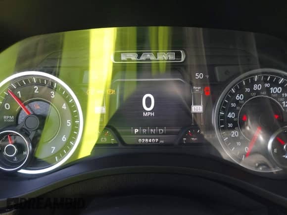 2019 Ram 1500 Big Horn z VIN 1C6RRFFG1KN917238, wystawiony jako IAAI lot #41812100 z przebiegiem 28 407 mil mil oraz . Historia ofert i sprzedaży dostępna na DreamBid. Obrazek 7.