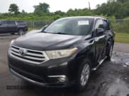 ✅ 2012 Toyota Highlander • VIN: 5TDZA3EH9CS030913 • Lot: 42616703. Wystawiony na IAAI z przebiegiem 178 890 mil. Bezpłatny archiwum sprzedaży aukcyjnych z USA i szczegółowy raport historii pojazdu na DreamBid. Zdjęcie 17.