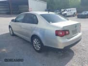 ✅ 2010 Volkswagen Jetta Limited Edition • VIN: 3VWRZ7AJ7AM098548 • Lot: 42510689. Wystawiony na IAAI z przebiegiem 166 541 mil. Bezpłatny archiwum sprzedaży aukcyjnych z USA i szczegółowy raport historii pojazdu na DreamBid. Zdjęcie 3.