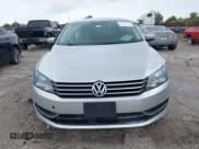 ✅ 2013 Volkswagen Passat Wolfsburg Edition • VIN: 1VWAH7A34DC105687 • Лот: 42668935. Опубликован ранее на IAAI с пробегом 146 281 миль. Бесплатный доступ к архиву аукционных продаж из США и подробный отчёт об истории автомобиля на DreamBid. Изображение 12.
