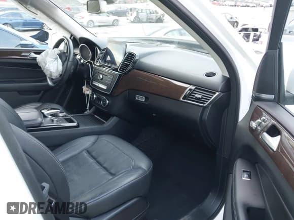 ✅ 2017 Mercedes-Benz GLE 350 • VIN: 4JGDA5JB3HA921030 • Лот: 42080351. Опубликован ранее на IAAI с пробегом Не указан. Бесплатный доступ к архиву аукционных продаж из США и подробный отчёт об истории автомобиля на DreamBid. Изображение 5.