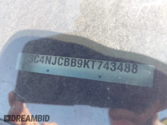 ✅ 2019 Jeep Compass Latitude • VIN: 3C4NJCBB9KT743488 • Lot: 42482099. Listed on IAAI with 114,190 mi. Free auction sales archive from the USA and detailed vehicle history report at DreamBid. Image 9.