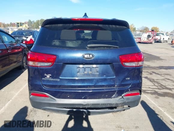 ✅ 2017 Kia Sorento LX • VIN: 5XYPGDA5XHG231201 • Lot: 43613006. Listed on IAAI with 136,672 mi. Free auction sales archive from the USA and detailed vehicle history report at DreamBid. Image 16.