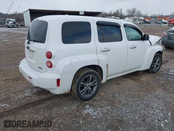 ✅ 2011 Chevrolet HHR LS • VIN: 3GNBAAFW2BS504768 • Lot: 41612839. Listed on IAAI with 134,408 mi. Free auction sales archive from the USA and detailed vehicle history report at DreamBid. Image 4.