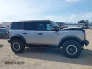 ✅ 2023 Ford Bronco • VIN: 1FMEE5DP1PLB89368 • Lot: 41957069. Wystawiony na IAAI z przebiegiem 14 387 mil. Bezpłatny archiwum sprzedaży aukcyjnych z USA i szczegółowy raport historii pojazdu na DreamBid. Zdjęcie 13.