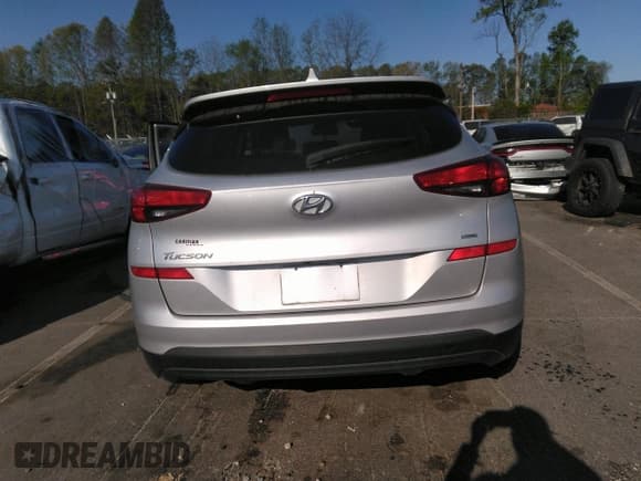 ✅ 2019 Hyundai Tucson SE • VIN: KM8J2CA47KU918983 • Лот: 41987807. Опубликован ранее на IAAI с пробегом 84 477 миль. Бесплатный доступ к архиву аукционных продаж из США и подробный отчёт об истории автомобиля на DreamBid. Изображение 17.