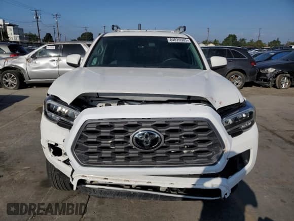 ✅ 2023 Toyota Tacoma SR • VIN: 3TYRX5GN5PT076603 • Lot: 84020505. Wystawiony na Copart z przebiegiem 15 815 mil. Bezpłatny archiwum sprzedaży aukcyjnych z USA i szczegółowy raport historii pojazdu na DreamBid. Zdjęcie 5.