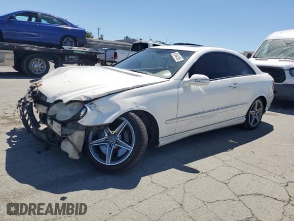 ✅ 2005 Mercedes-Benz CLK 500 • VIN: WDBTJ75J15F149816 • Lot: 67644195. Wystawiony na Copart z przebiegiem 232 331 mil. Bezpłatny archiwum sprzedaży aukcyjnych z USA i szczegółowy raport historii pojazdu na DreamBid. Zdjęcie 1.
