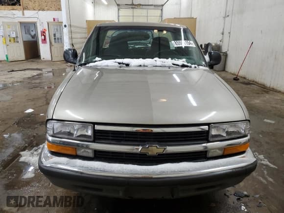 ✅ 1998 Chevrolet S-10 LS • VIN: 1GCCS1947WK194607 • Лот: 85561154. Опубликован ранее на Copart с пробегом 139 246 миль. Бесплатный доступ к архиву аукционных продаж из США и подробный отчёт об истории автомобиля на DreamBid. Изображение 5.