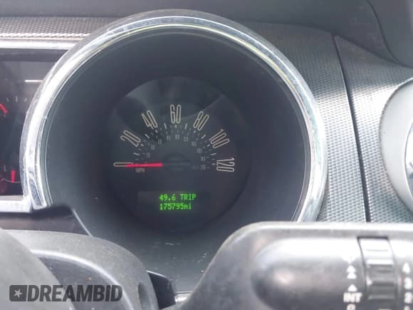 ✅ 2007 Ford Mustang Deluxe • VIN: 1ZVFT80N675284367 • Lot: 43657947. Listed on IAAI with 175,795 mi. Free auction sales archive from the USA and detailed vehicle history report at DreamBid. Image 7.