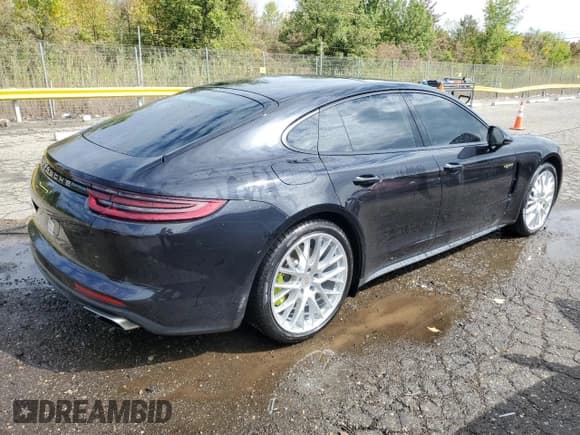 ✅ 2018 Porsche Panamera 4 E-Hybrid • VIN: WP0AE2A70JL128154 • Лот: 83802565. Опубликован ранее на Copart с пробегом 80 459 миль. Бесплатный доступ к архиву аукционных продаж из США и подробный отчёт об истории автомобиля на DreamBid. Изображение 3.