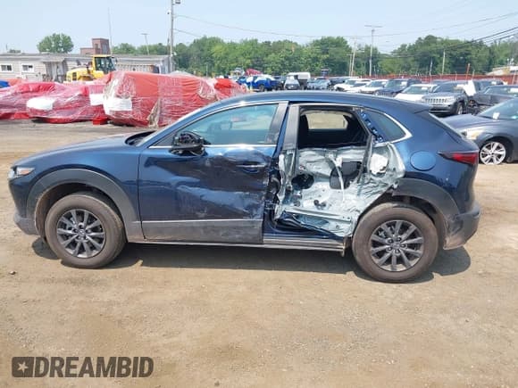 ✅ 2025 Mazda CX-30 S • VIN: 3MVDMBAM1SM827717 • Lot: 42902471. Wystawiony na IAAI z przebiegiem 4 330 mil. Bezpłatny archiwum sprzedaży aukcyjnych z USA i szczegółowy raport historii pojazdu na DreamBid. Zdjęcie 14.