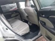 ✅ 2018 Toyota Highlander Limited Platinum • VIN: 5TDDZRFH1JS884053 • Lot: 43273516. Wystawiony na IAAI z przebiegiem 137 734 mil. Bezpłatny archiwum sprzedaży aukcyjnych z USA i szczegółowy raport historii pojazdu na DreamBid. Zdjęcie 8.