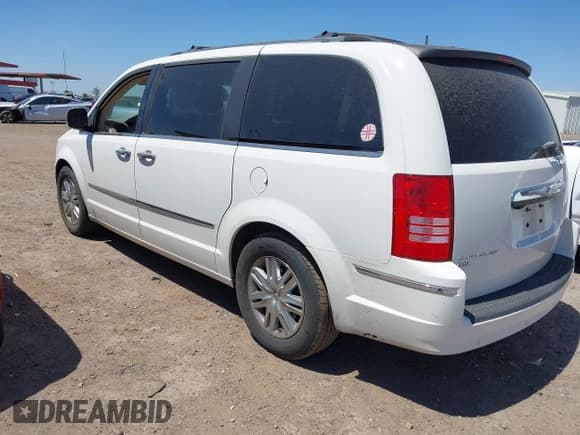 ✅ 2010 Chrysler Town & Country Limited • VIN: 2A4RR7DX5AR321935 • Lot: 42350979. Wystawiony na IAAI z przebiegiem 109 607 mil. Bezpłatny archiwum sprzedaży aukcyjnych z USA i szczegółowy raport historii pojazdu na DreamBid. Zdjęcie 3.