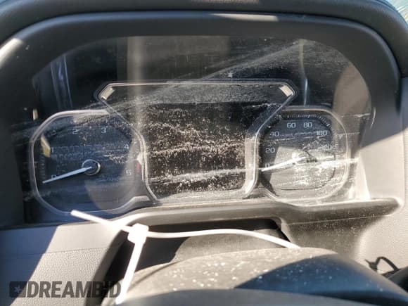 ✅ 2022 GMC Sierra 3500HD Denali • VIN: 1GT49WEY9NF225367 • Lot: 81856564. Wystawiony na Copart z przebiegiem Nie podano. Bezpłatny archiwum sprzedaży aukcyjnych z USA i szczegółowy raport historii pojazdu na DreamBid. Zdjęcie 9.