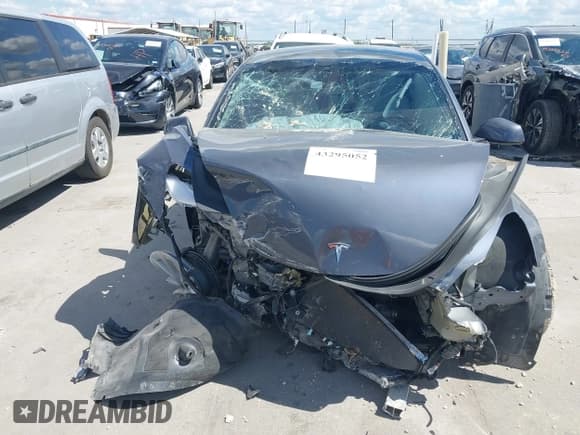 ✅ 2023 Tesla Model 3 • VIN: 5YJ3E1EA0PF569044 • Лот: 43295052. Опубликован ранее на IAAI с пробегом 15 миль. Бесплатный доступ к архиву аукционных продаж из США и подробный отчёт об истории автомобиля на DreamBid. Изображение 12.