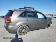 ✅ 2011 Kia Sorento SX • VIN: 5XYKWDA27BG145774 • Lot: 85880375. Wystawiony na Copart z przebiegiem Nie podano. Bezpłatny archiwum sprzedaży aukcyjnych z USA i szczegółowy raport historii pojazdu na DreamBid. Zdjęcie 3.