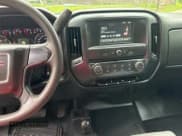 ✅ 2017 GMC Sierra 3500 • VIN: 1GD52VCG9HZ172326 • Lot: 67667265. Wystawiony na Copart z przebiegiem 130 182 mil. Bezpłatny archiwum sprzedaży aukcyjnych z USA i szczegółowy raport historii pojazdu na DreamBid. Zdjęcie 9.