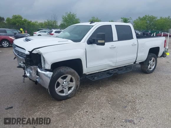 ✅ 2018 Chevrolet Silverado 2500HD LT • VIN: 1GC1KVEY8JF225582 • Lot: 42423640. Listed on IAAI with 160,666 mi. Free auction sales archive from the USA and detailed vehicle history report at DreamBid. Image 4.