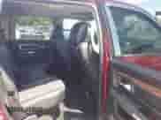 2017 Ram 1500 Laramie z VIN 1C6RR6NT2HS818002, wystawiony jako IAAI lot #42720321 z przebiegiem 89 641 mil mil oraz . Historia ofert i sprzedaży dostępna na DreamBid. Obrazek 8.