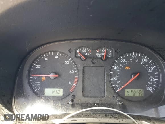 ✅ 2001 Volkswagen Golf GLS • VIN: 9BWGT61J914057698 • Лот: 58576605. Опубликован ранее на Copart с пробегом 270 209 миль. Бесплатный доступ к архиву аукционных продаж из США и подробный отчёт об истории автомобиля на DreamBid. Изображение 9.