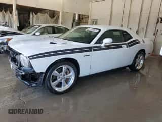 2010 Dodge Challenger R/T Classic z VIN 2B3CJ5DT1AH278481, wystawiony jako Copart lot #84398475 z przebiegiem 139 697 mil mil oraz Szkoda całkowita • Salvage title. Historia ofert i sprzedaży dostępna na DreamBid. Obrazek 1.