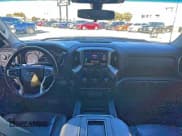 ✅ 2019 Chevrolet Silverado 1500 LT Trail Boss • VIN: 3GCPYFEDXKG194329 • Lot: 95760965. Wystawiony na Copart z przebiegiem 72 885 mil. Bezpłatny archiwum sprzedaży aukcyjnych z USA i szczegółowy raport historii pojazdu na DreamBid. Zdjęcie 9.