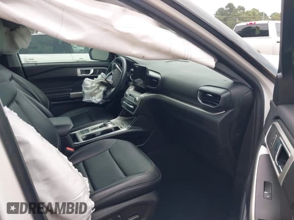 ✅ 2022 Ford Explorer XLT • VIN: 1FMSK7DH0NGA34445 • Lot: 40194896. Wystawiony na IAAI z przebiegiem 21 625 mil. Bezpłatny archiwum sprzedaży aukcyjnych z USA i szczegółowy raport historii pojazdu na DreamBid. Zdjęcie 5.