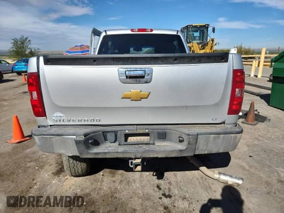 2013 Chevrolet Silverado 1500 LT z VIN 3GCPKSE7XDG287472, wystawiony jako Copart lot #81815095 z przebiegiem 140 925 mil mil oraz Szkoda całkowita • Salvage title. Historia ofert i sprzedaży dostępna na DreamBid. Obrazek 6.