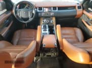 ✅ 2013 Land Rover Range Rover Sport HSE Lux • VIN: SALSK2D41DA768297 • Lot: 71507555. Wystawiony na Copart z przebiegiem 104 849 mil. Bezpłatny archiwum sprzedaży aukcyjnych z USA i szczegółowy raport historii pojazdu na DreamBid. Zdjęcie 8.