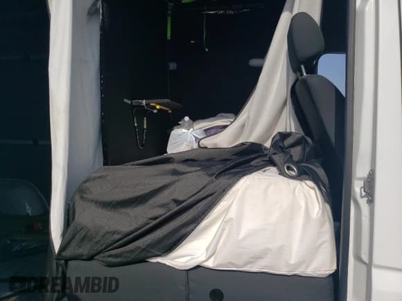 ✅ 2014 Mercedes-Benz Sprinter Cargo • VIN: WD3PE8CCXE5917312 • Lot: 53261734. Wystawiony na Copart z przebiegiem 148 842 mil. Bezpłatny archiwum sprzedaży aukcyjnych z USA i szczegółowy raport historii pojazdu na DreamBid. Zdjęcie 10.