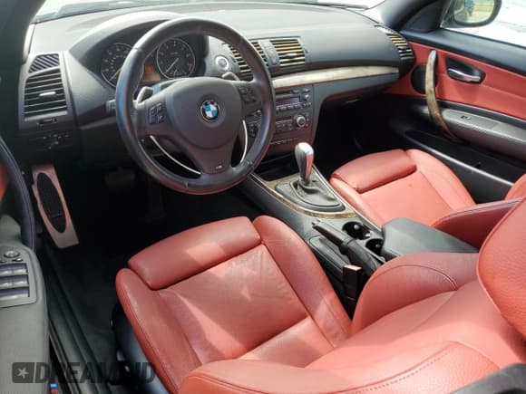 ✅ 2011 BMW 1 Series 128i • VIN: WBAUL7C58BVM79232 • Лот: 81809365. Опубликован ранее на Copart с пробегом 71 941 миль. Бесплатный доступ к архиву аукционных продаж из США и подробный отчёт об истории автомобиля на DreamBid. Изображение 8.