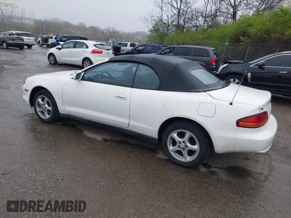 ✅ 1995 Toyota Celica • VIN: JT5ST07K7S0029923 • Lot: 41934668. Wystawiony na IAAI z przebiegiem 114 053 mil. Bezpłatny archiwum sprzedaży aukcyjnych z USA i szczegółowy raport historii pojazdu na DreamBid. Zdjęcie 3.