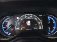 ✅ 2023 Toyota RAV4 Hybrid LE • VIN: 4T3MWRFV5PU082675 • Lot: 43587446. Wystawiony na IAAI z przebiegiem 25 420 mil. Bezpłatny archiwum sprzedaży aukcyjnych z USA i szczegółowy raport historii pojazdu na DreamBid. Zdjęcie 7.