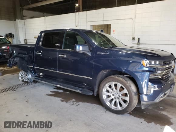 ✅ 2019 Chevrolet Silverado 1500 High Country • VIN: 1GCUYHEL7KZ150052 • Lot: 67518544. Wystawiony na Copart z przebiegiem 84 476 mil. Bezpłatny archiwum sprzedaży aukcyjnych z USA i szczegółowy raport historii pojazdu na DreamBid. Zdjęcie 4.