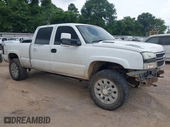 ✅ 2006 Chevrolet Silverado 2500HD LT3 • VIN: 1GCHK23D86F237137 • Lot: 42654117. Wystawiony na IAAI z przebiegiem Nie podano. Bezpłatny archiwum sprzedaży aukcyjnych z USA i szczegółowy raport historii pojazdu na DreamBid. Zdjęcie 1.