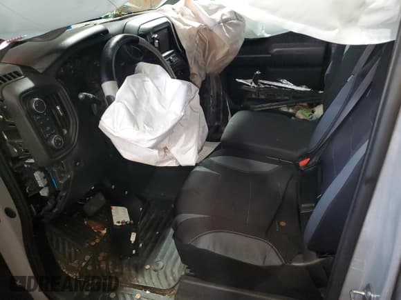 ✅ 2024 Chevrolet Silverado 1500 Custom Trail Boss • VIN: 3GCPDCEK4RG444425 • Lot: 81301885. Wystawiony na Copart z przebiegiem Nie podano. Bezpłatny archiwum sprzedaży aukcyjnych z USA i szczegółowy raport historii pojazdu na DreamBid. Zdjęcie 7.