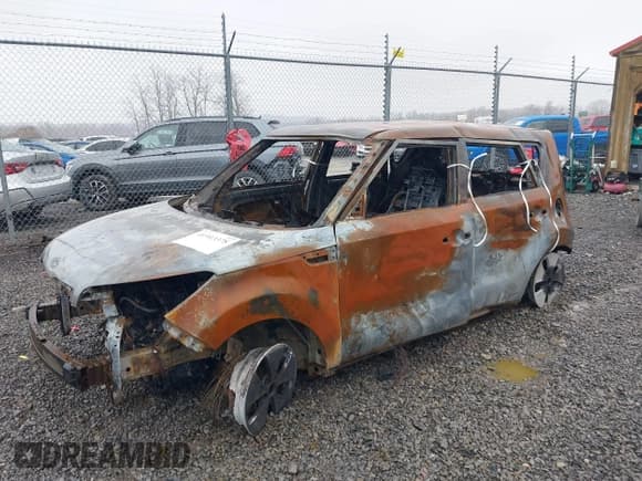 ✅ 2014 Kia Soul • VIN: KNDJN2A22E7055324 • Lot: 41913378. Listed on IAAI with 150,000 mi. Free auction sales archive from the USA and detailed vehicle history report at DreamBid. Image 6.