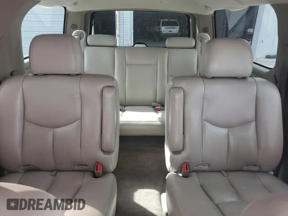 ✅ 2004 Chevrolet Suburban LT • VIN: 1GNEC16T44R312125 • Лот: 52427875. Опубликован ранее на Copart с пробегом 188 143 миль. Бесплатный доступ к архиву аукционных продаж из США и подробный отчёт об истории автомобиля на DreamBid. Изображение 10.