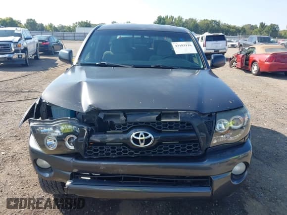 ✅ 2011 Toyota Tacoma PreRunner • VIN: 3TMJU4GN0BM110452 • Lot: 43183116. Listed on IAAI with 233,826 mi. Free auction sales archive from the USA and detailed vehicle history report at DreamBid. Image 12.