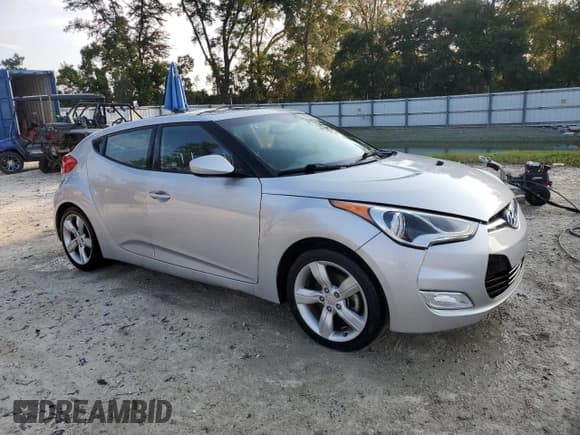 ✅ 2014 Hyundai Veloster • VIN: KMHTC6AD1EU207128 • Lot: 75696374. Wystawiony na Copart z przebiegiem 67 916 mil. Bezpłatny archiwum sprzedaży aukcyjnych z USA i szczegółowy raport historii pojazdu na DreamBid. Zdjęcie 4.