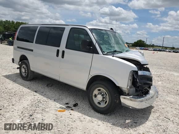 2017 Chevrolet Express Passenger LT с VIN 1GAWGFFF2H1107764, выставлен на аукционе Copart как лот 62044324 с пробегом Не указан миль и Списание • Salvage title. История ставок и продаж доступна на DreamBid. Изображение 4.