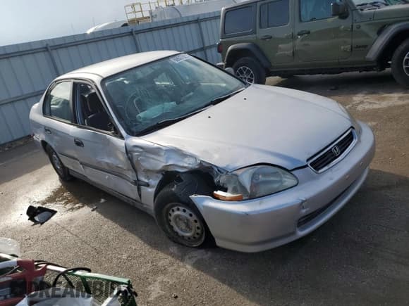 ✅ 1996 Honda Civic DX • VIN: 1HGEJ6625TL007562 • Lot: 69607925. Wystawiony na Copart z przebiegiem 131 113 mil. Bezpłatny archiwum sprzedaży aukcyjnych z USA i szczegółowy raport historii pojazdu na DreamBid. Zdjęcie 4.