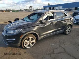 ✅ 2017 Lincoln MKC Premiere • VIN: 5LMCJ1D92HUL51126 • Lot: 85184205. Wystawiony na Copart z przebiegiem 110 229 mil. Bezpłatny archiwum sprzedaży aukcyjnych z USA i szczegółowy raport historii pojazdu na DreamBid. Zdjęcie 1.