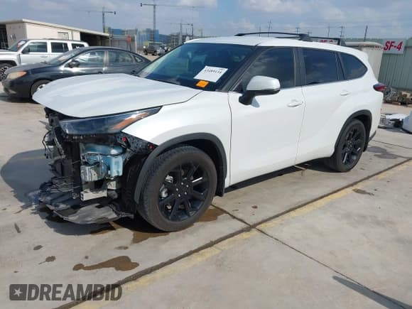 ✅ 2023 Toyota Highlander L • VIN: 5TDKDRAH7PS503571 • Lot: 43489134. Listed on IAAI with 41,530 mi. Free auction sales archive from the USA and detailed vehicle history report at DreamBid. Image 19.