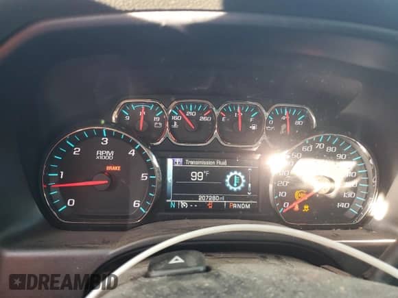 2016 Chevrolet Silverado 1500 LT with VIN 3GCUKREC0GG130188, listed as a Copart auction lot 82083305 with 207,280 mi miles and Salvage title. Bid and sale history available at DreamBid. Image 9.