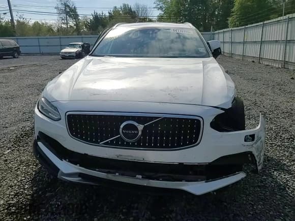 ✅ 2020 Volvo V90 • VIN: YV4A22NLXL1101779 • Лот: 84170705. Опубликован ранее на Copart с пробегом 124 229 миль. Бесплатный доступ к архиву аукционных продаж из США и подробный отчёт об истории автомобиля на DreamBid. Изображение 14.