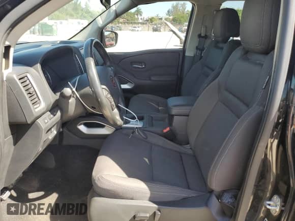 ✅ 2023 Nissan Frontier SV • VIN: 1N6ED1EJ6PN625031 • Lot: 90882755. Wystawiony na Copart z przebiegiem 45 022 mil. Bezpłatny archiwum sprzedaży aukcyjnych z USA i szczegółowy raport historii pojazdu na DreamBid. Zdjęcie 7.