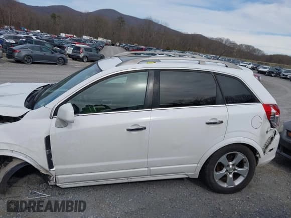 ✅ 2014 Chevrolet Captiva Sport LTZ • VIN: 3GNAL4EK6ES637706 • Lot: 41863531. Wystawiony na IAAI z przebiegiem 160 440 mil. Bezpłatny archiwum sprzedaży aukcyjnych z USA i szczegółowy raport historii pojazdu na DreamBid. Zdjęcie 15.